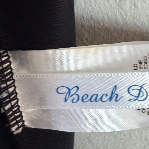 Beach Diva Black/White/Silver Bamboo Leaves Ruffle 1PC Swimsuit Size 10 - Picture 8 of 9